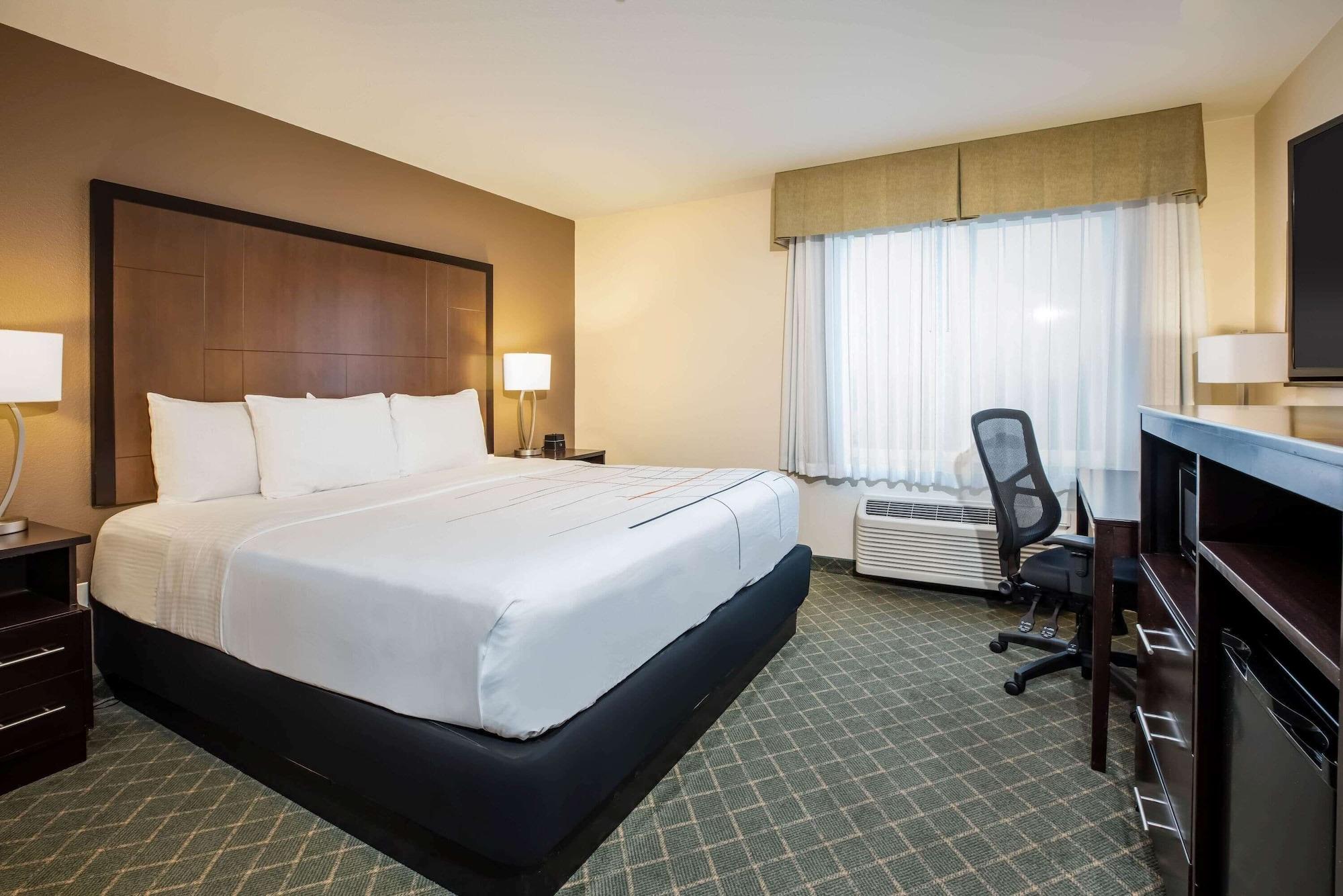 Готель La Quinta By Wyndham Portland Airport Екстер'єр фото