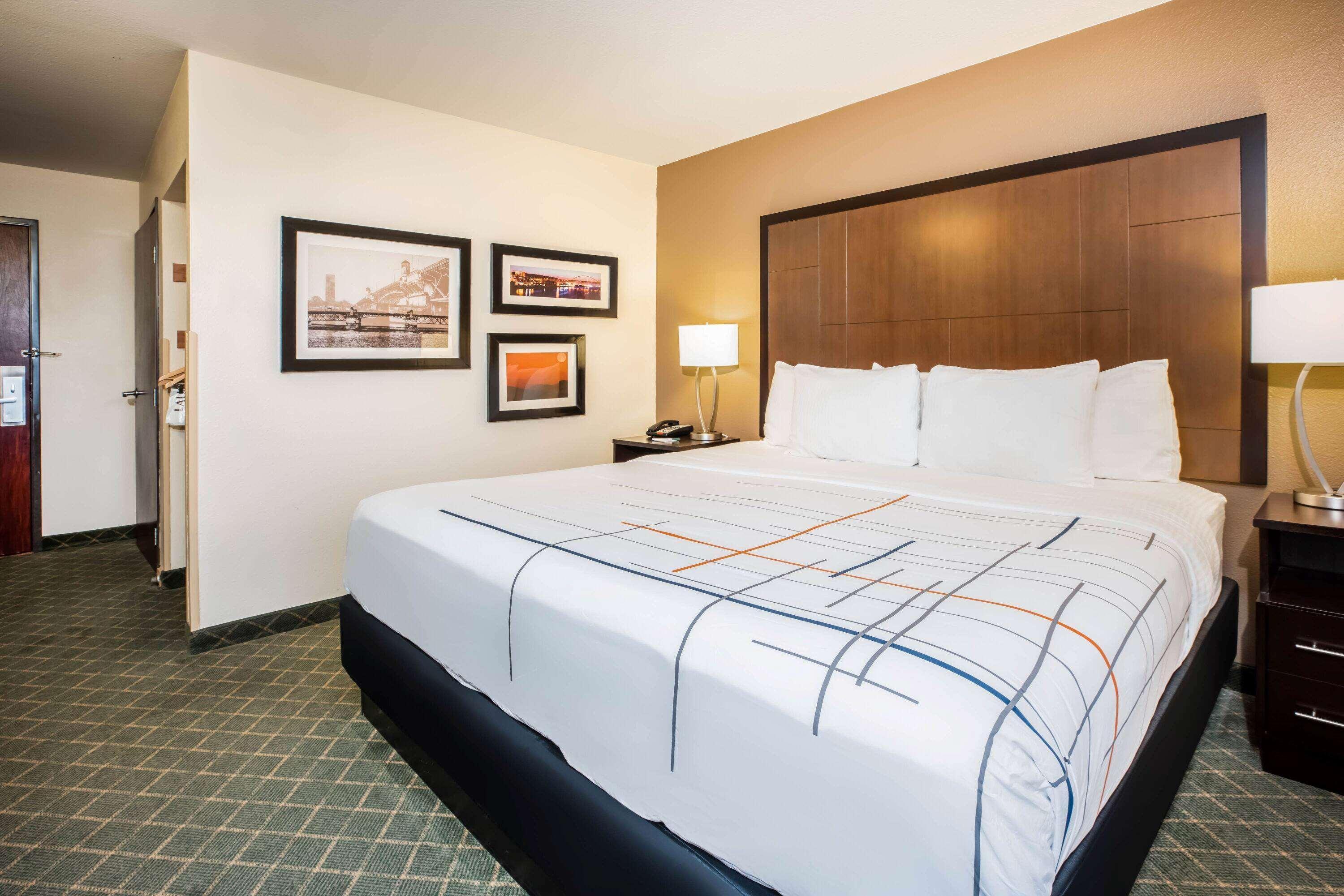 Готель La Quinta By Wyndham Portland Airport Екстер'єр фото
