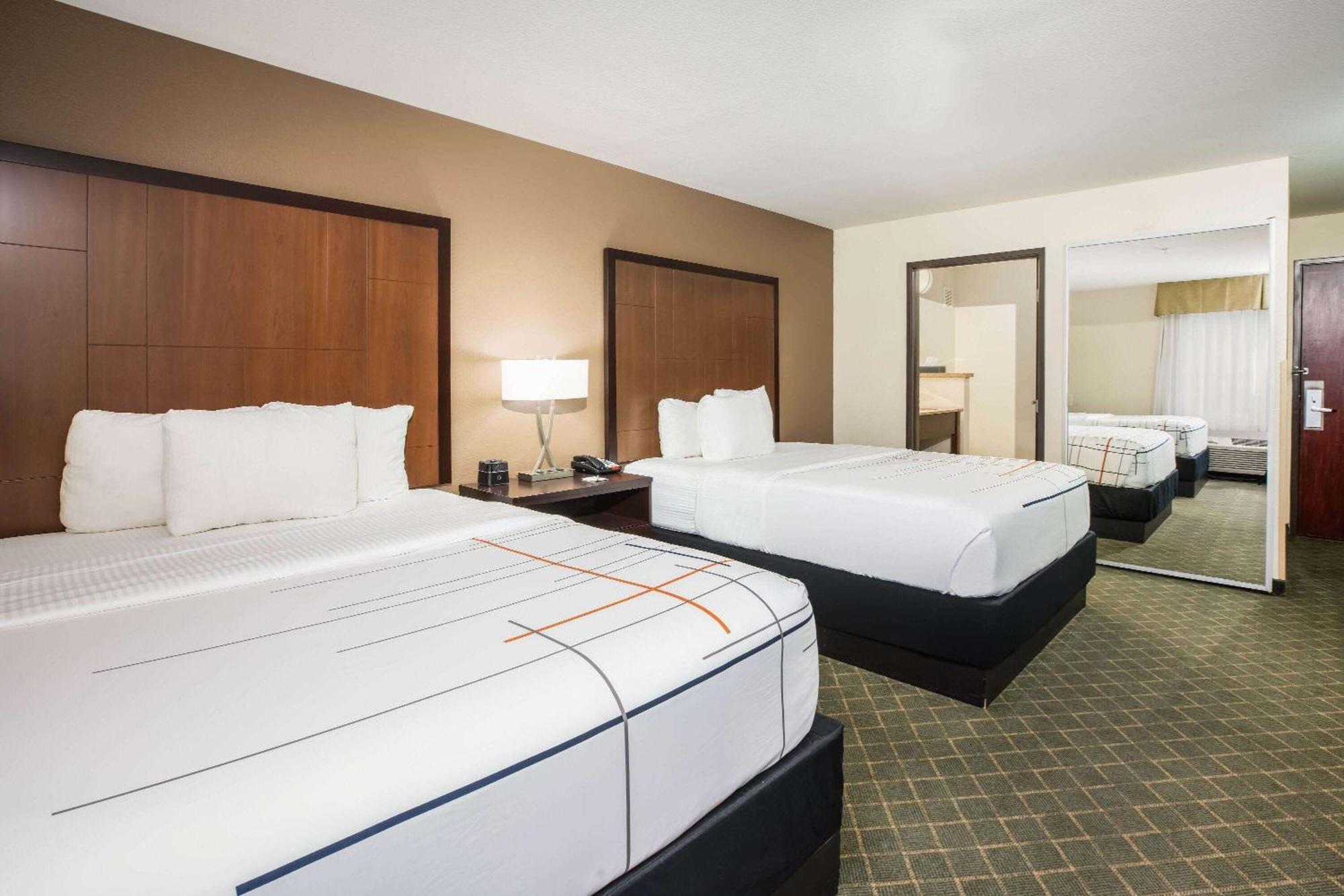 Готель La Quinta By Wyndham Portland Airport Екстер'єр фото