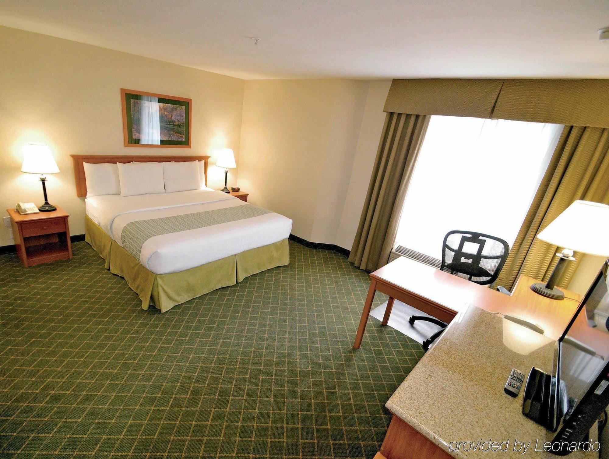 Готель La Quinta By Wyndham Portland Airport Екстер'єр фото